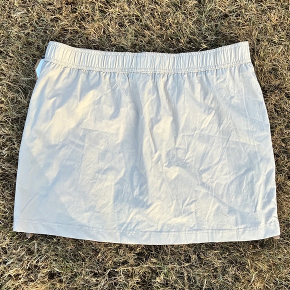 NWT Avalanche kaki / light tan hiking skort / mini skirt, lightweight - Picture 3 of 8